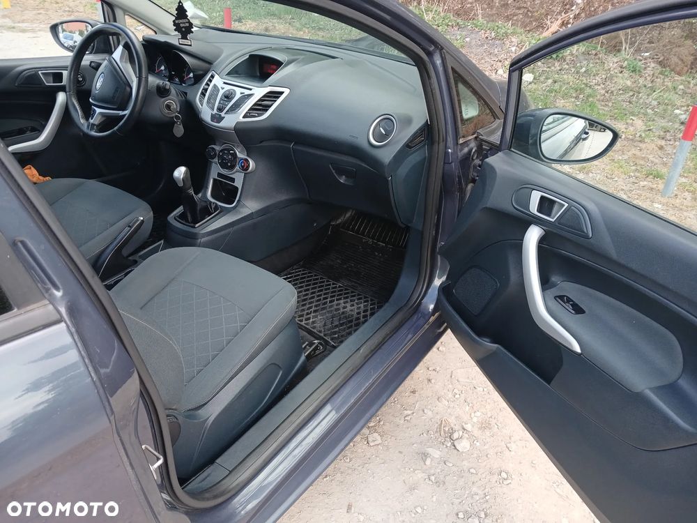 Ford Fiesta 1.25 Celebration - 5