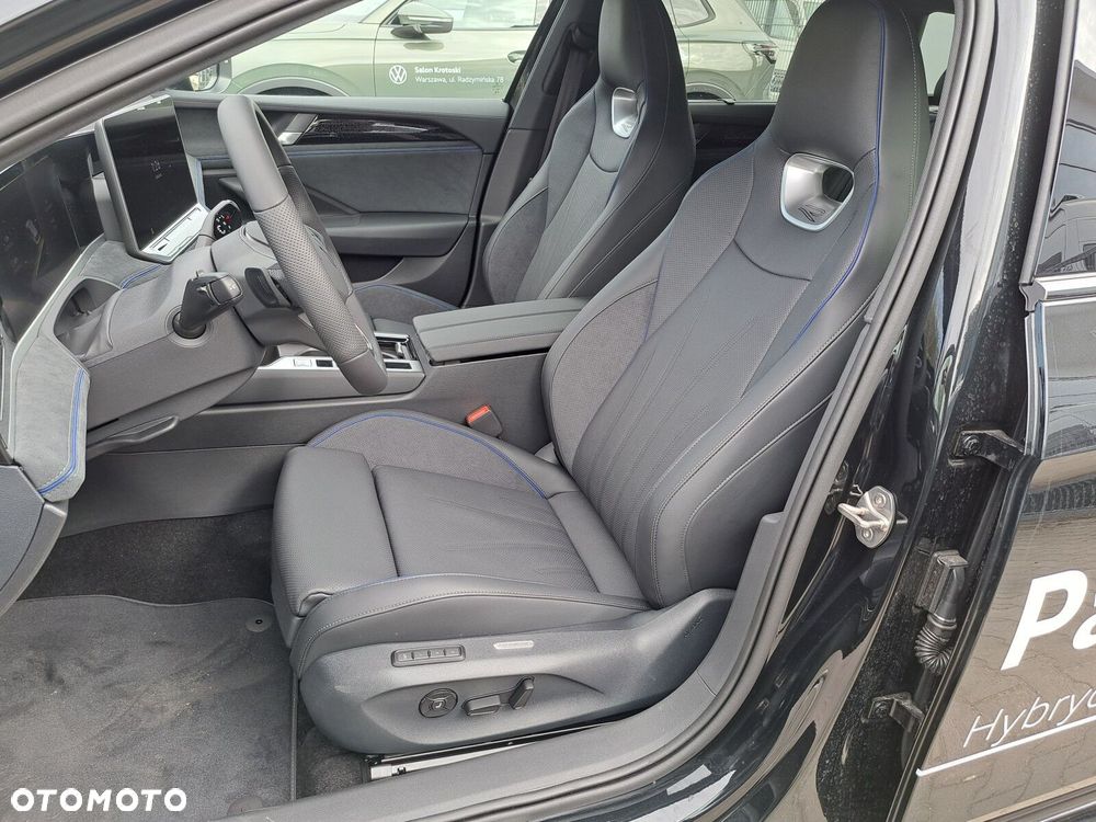 Volkswagen Passat - 11