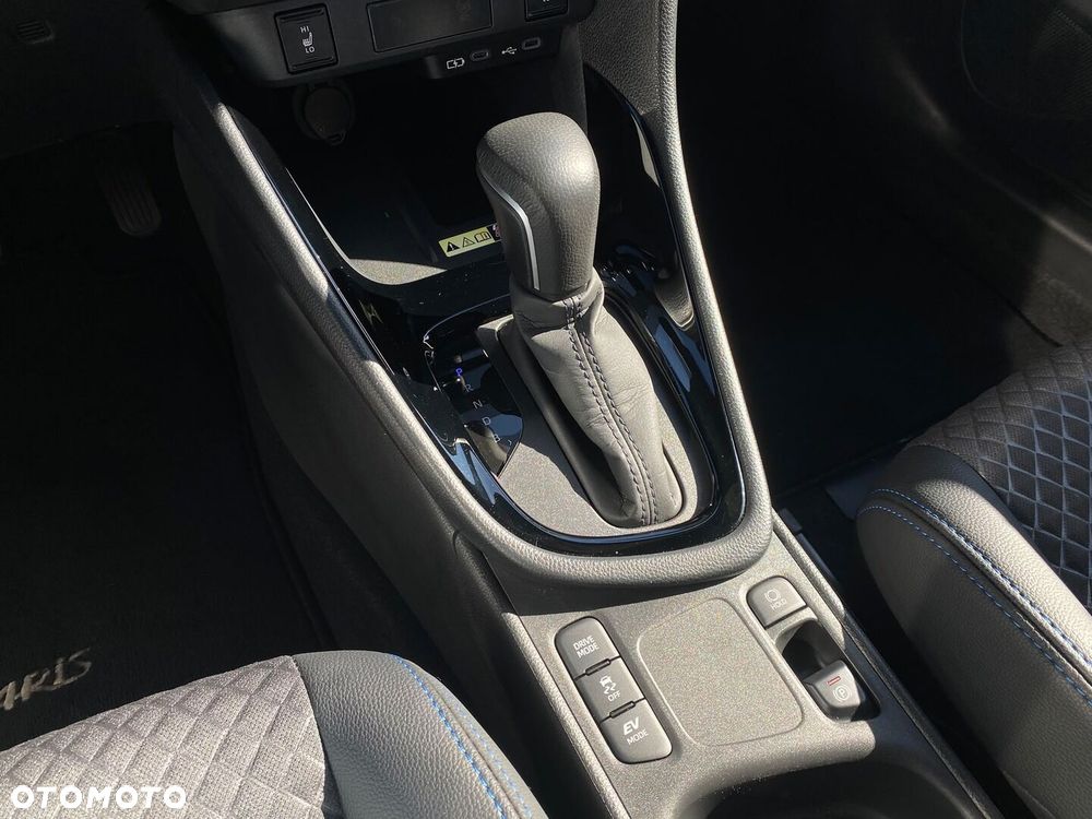 Toyota Yaris Hybrid 1.5 Premiere Edition - 21