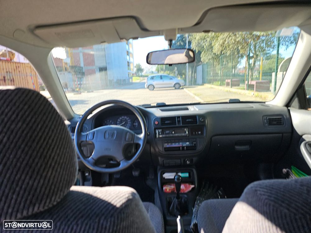 Honda Civic 1.5i LS - 9