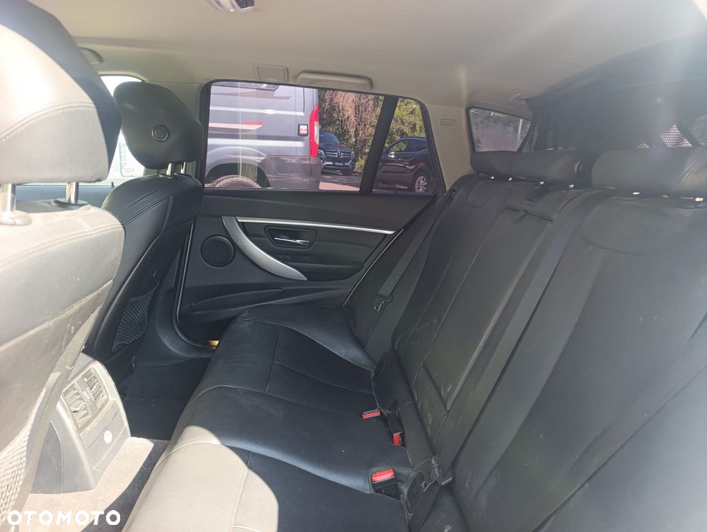 BMW Seria 3 320d Edition Luxury Line Purity - 12