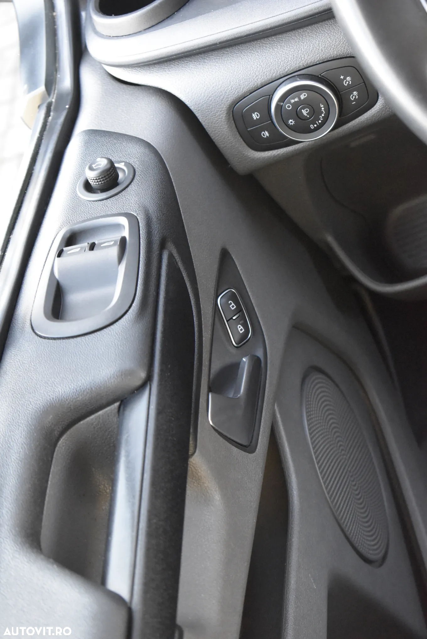 Ford Transit Custom Kombi 320 2.0 EcoBlue 130 CP L2H1 Trend - 27