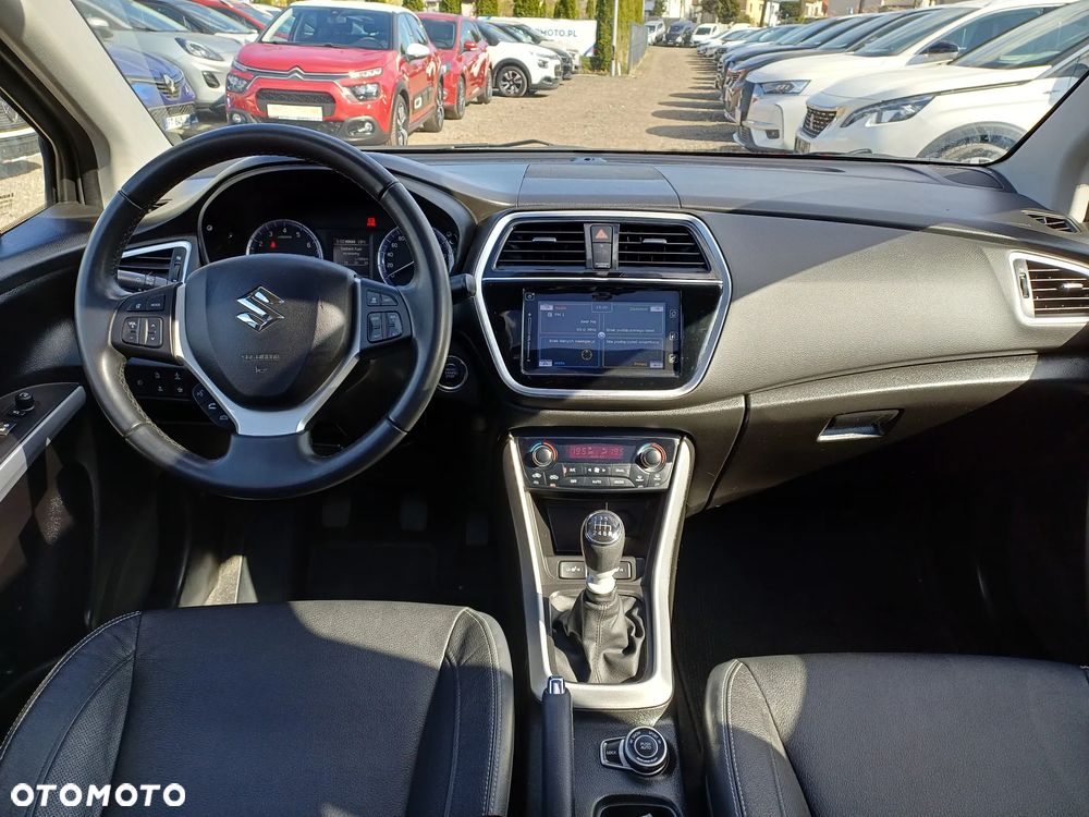 Suzuki SX4 S-Cross 1.4 T Premium 4WD - 23