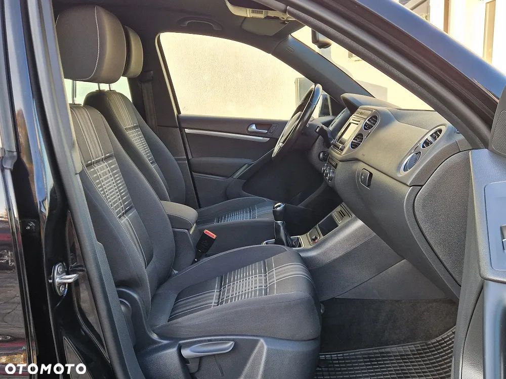 Volkswagen Tiguan 2.0 TDI SCR BlueMotion Technology Lounge Sport & Style - 10