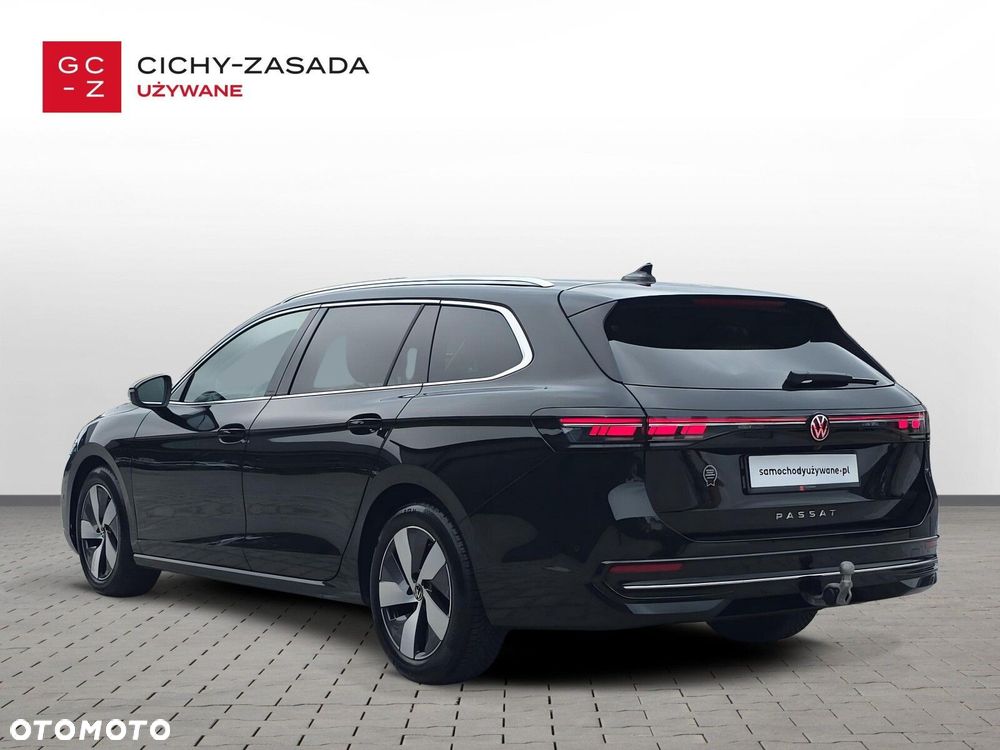 Volkswagen Passat Variant 2.0 TDI EVO Elegance DSG - 4