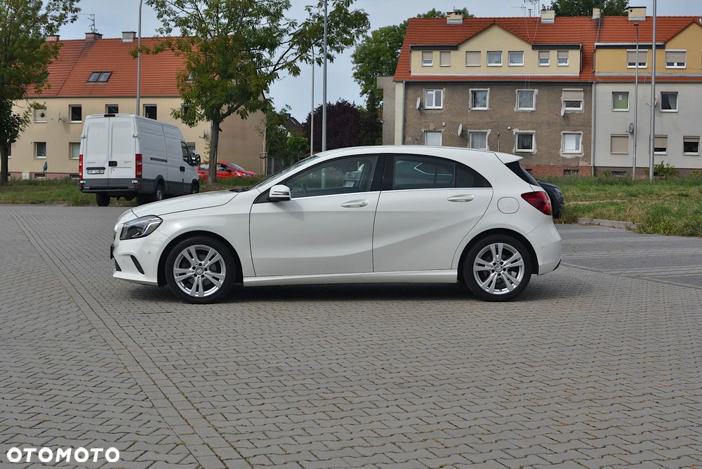 Mercedes-Benz Klasa A 180 (BlueEFFICIENCY) Urban - 3