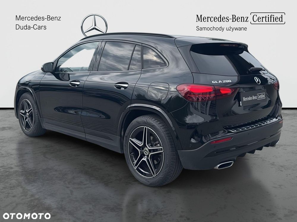 Mercedes-Benz GLA - 8