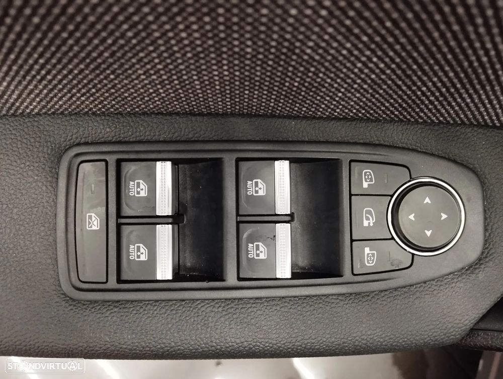 Renault Captur 1.0 TCe Techno Bi-Fuel - 18