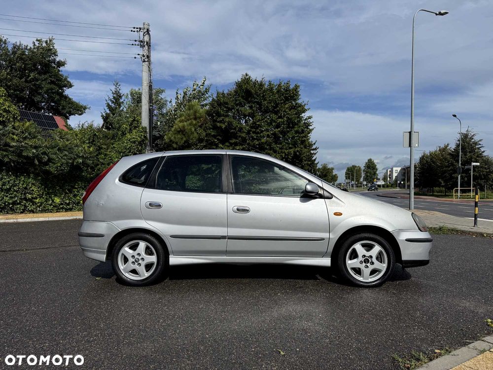 Nissan Almera Tino - 3