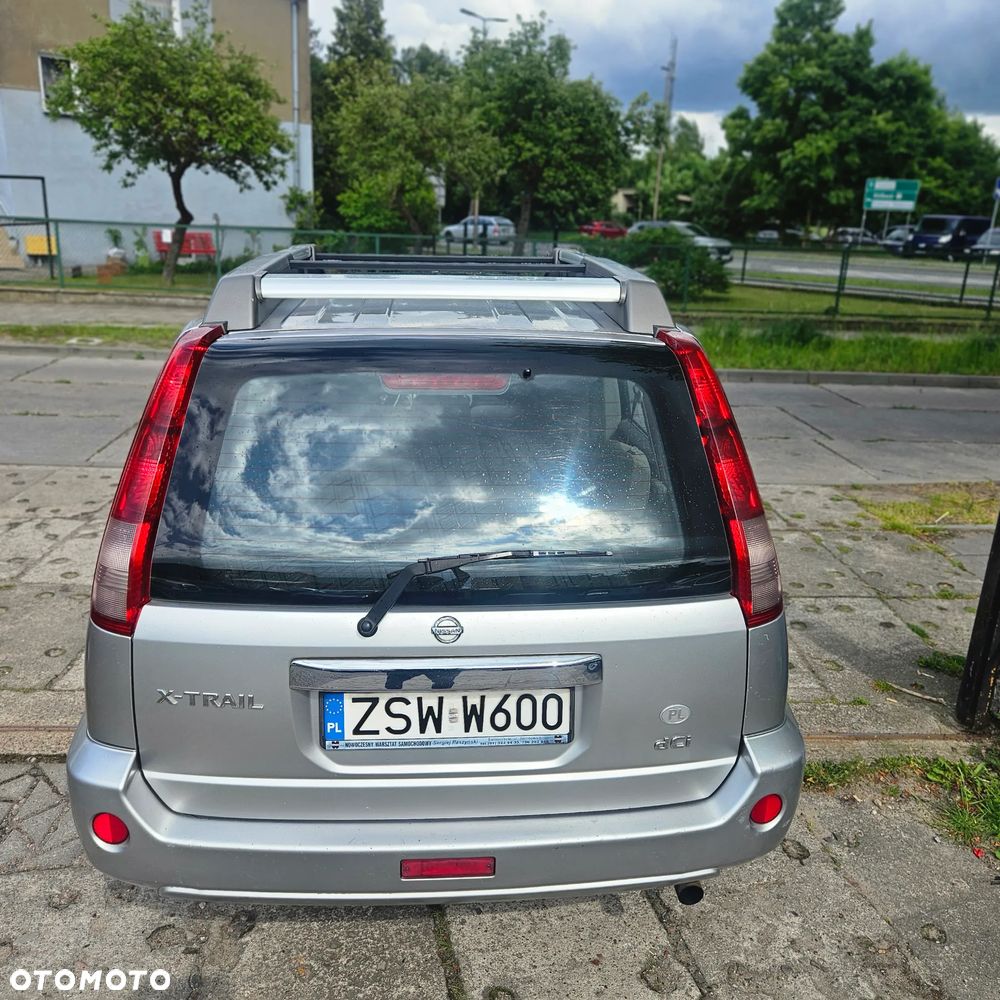 Nissan X-Trail 2.2 dCi Elegance - 12