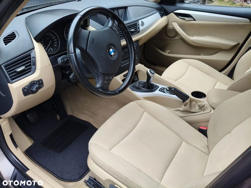 BMW X1 sDrive18d - 16