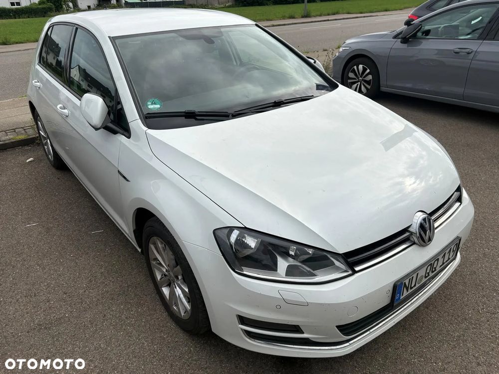 Volkswagen Golf - 2