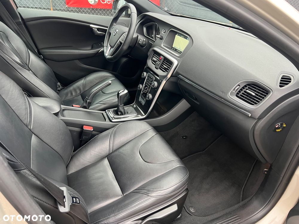 Volvo V40 D3 Momentum - 7