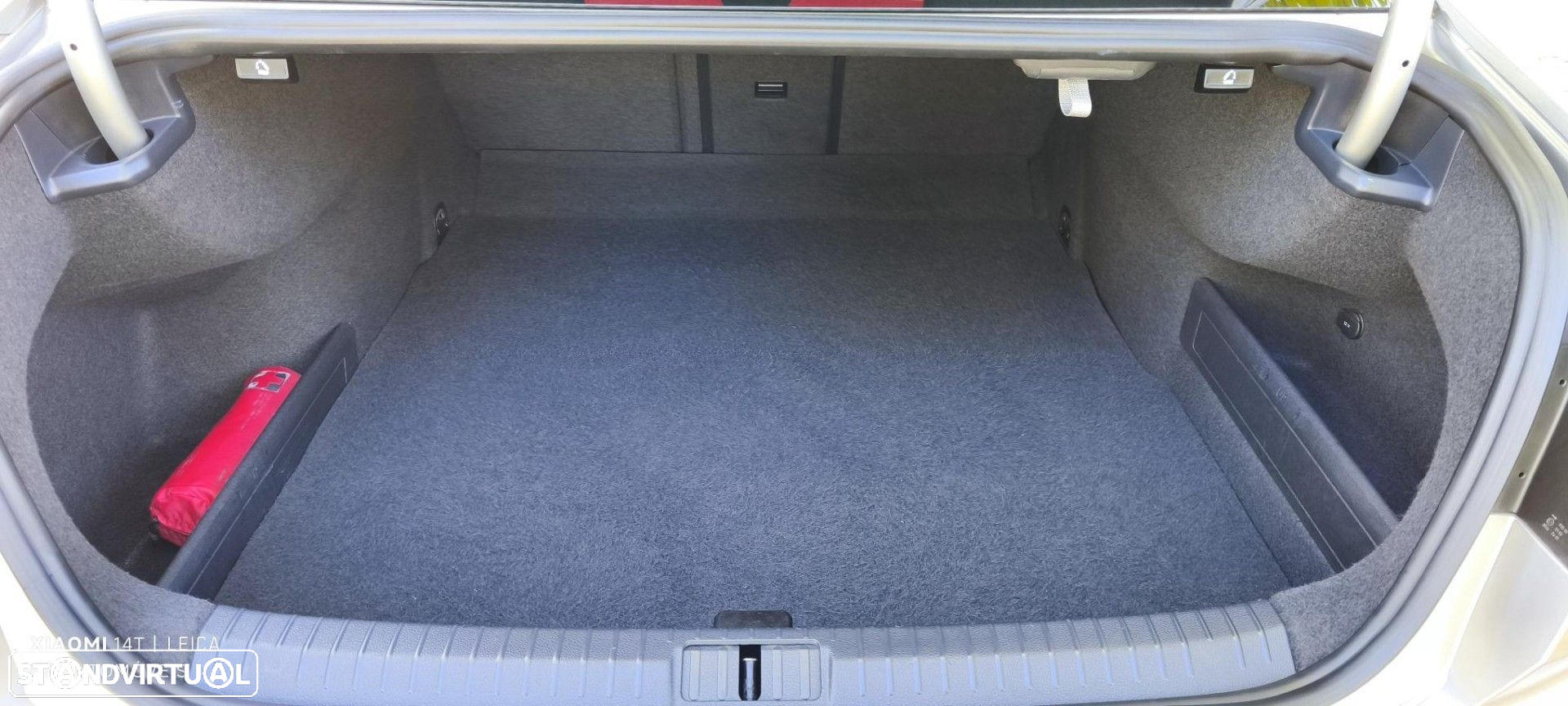 VW Passat 1.6 TDI BlueMotion - 12