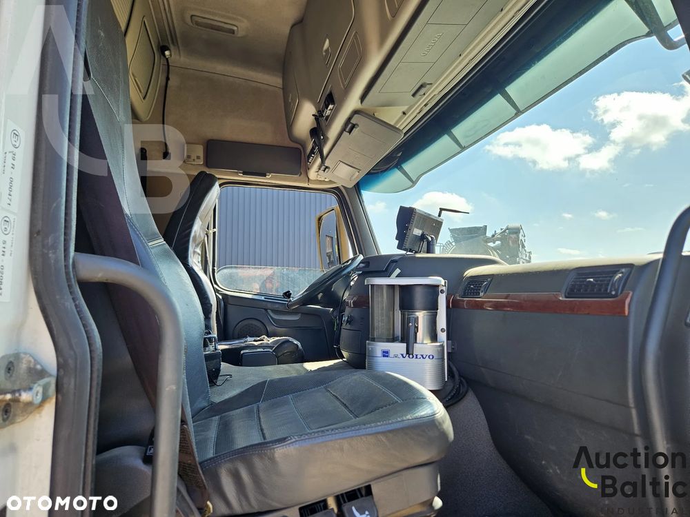 Volvo - 2