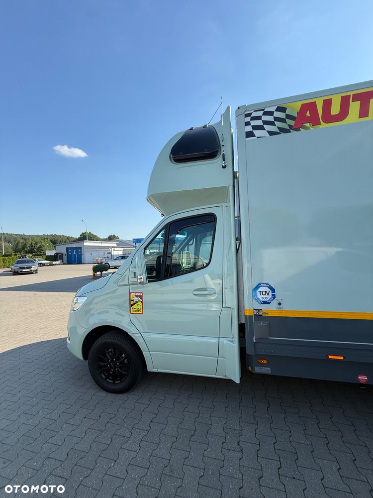 Mercedes-Benz Sprinter - 28