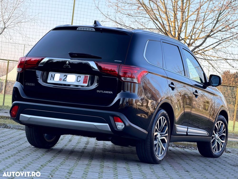 Mitsubishi Outlander 2.2 DI-D 4WD Automatik Edition+ - 39