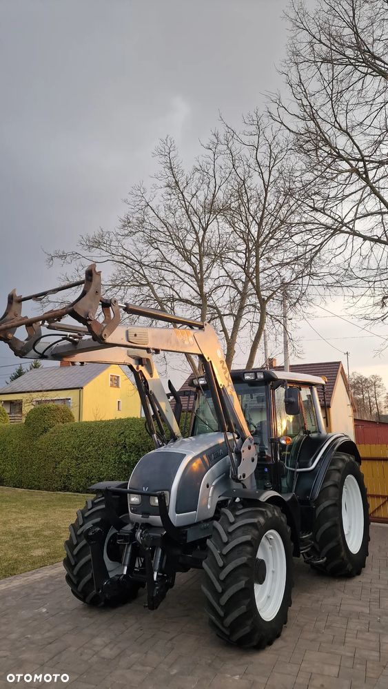 Valtra N121 HiTech, 130 koni, SISU 4cyl TURBO INTECOOLER, 141, 111, 101 - 21