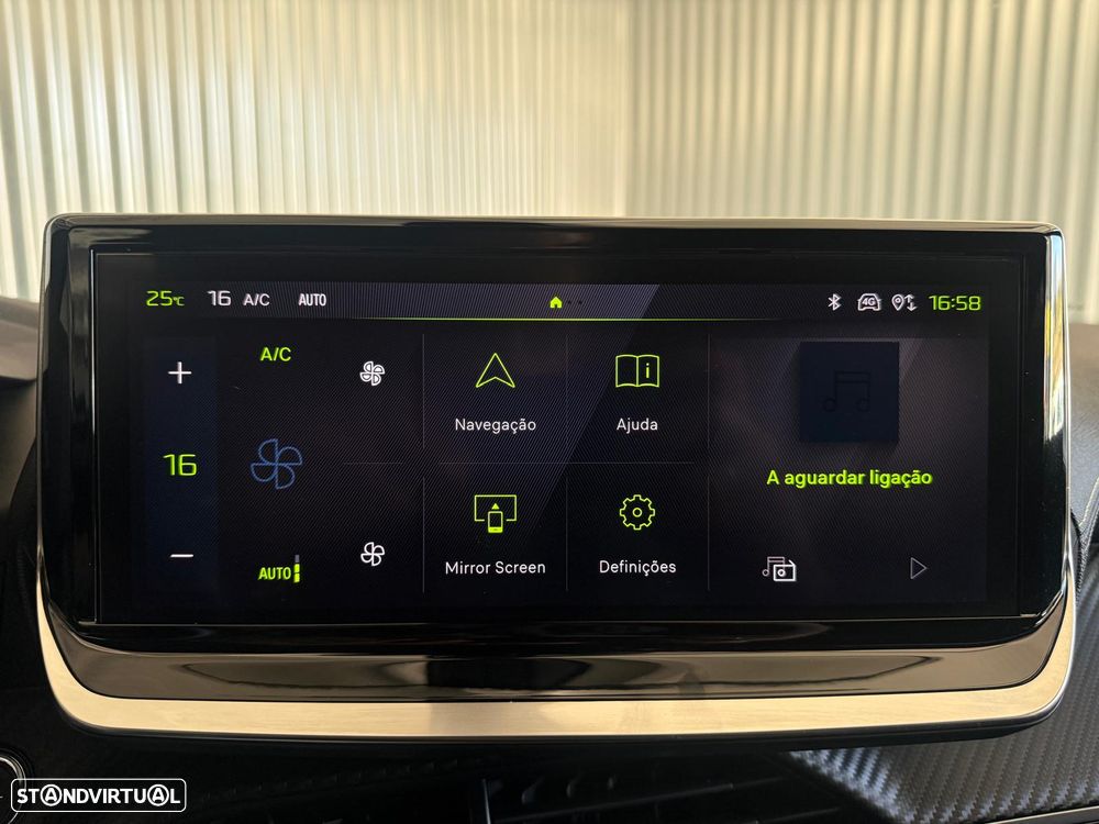 Peugeot 2008 1.2 PureTech GT EAT8 - 14
