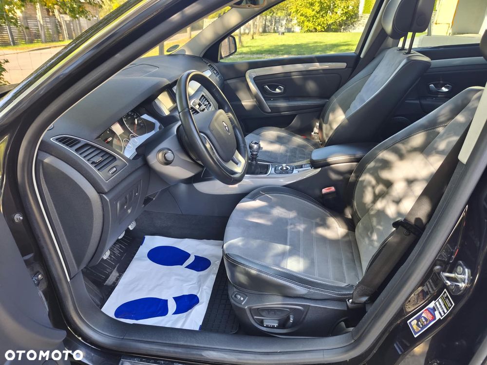 Renault Laguna dCi 150 FAP Start-Stop GT - 20