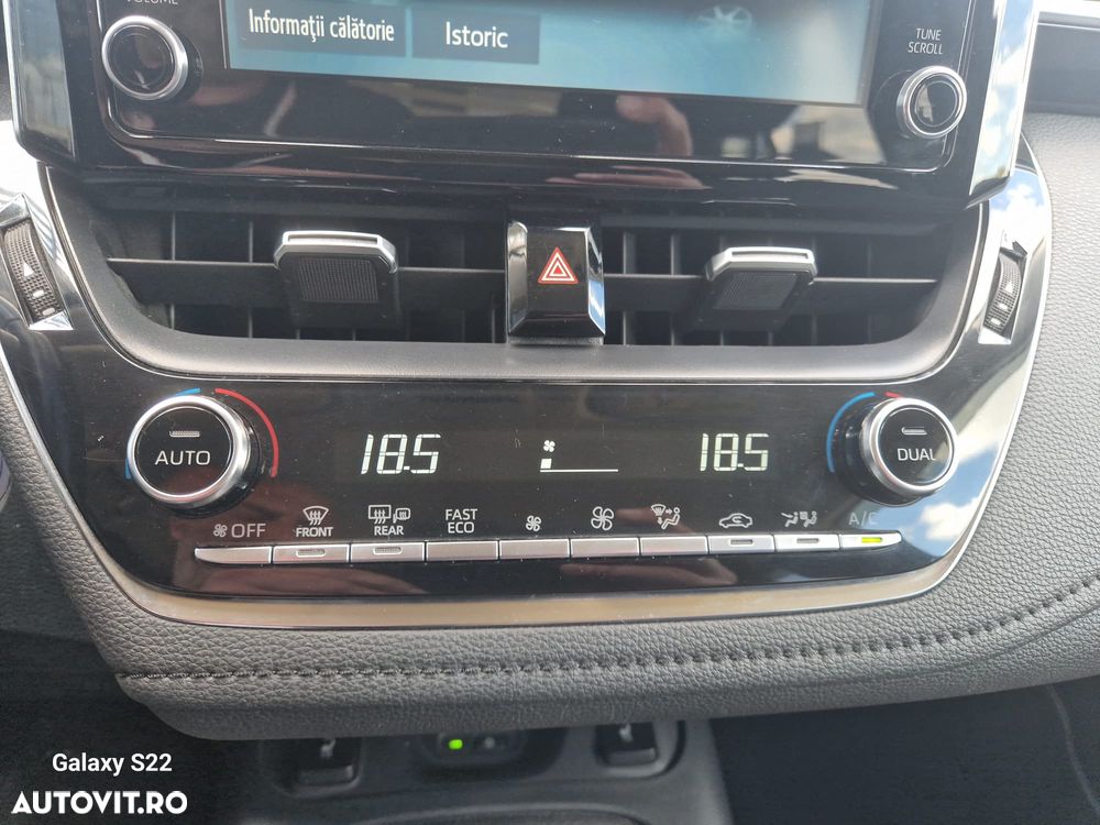 Toyota Corolla 1.8 HSD Business - 18