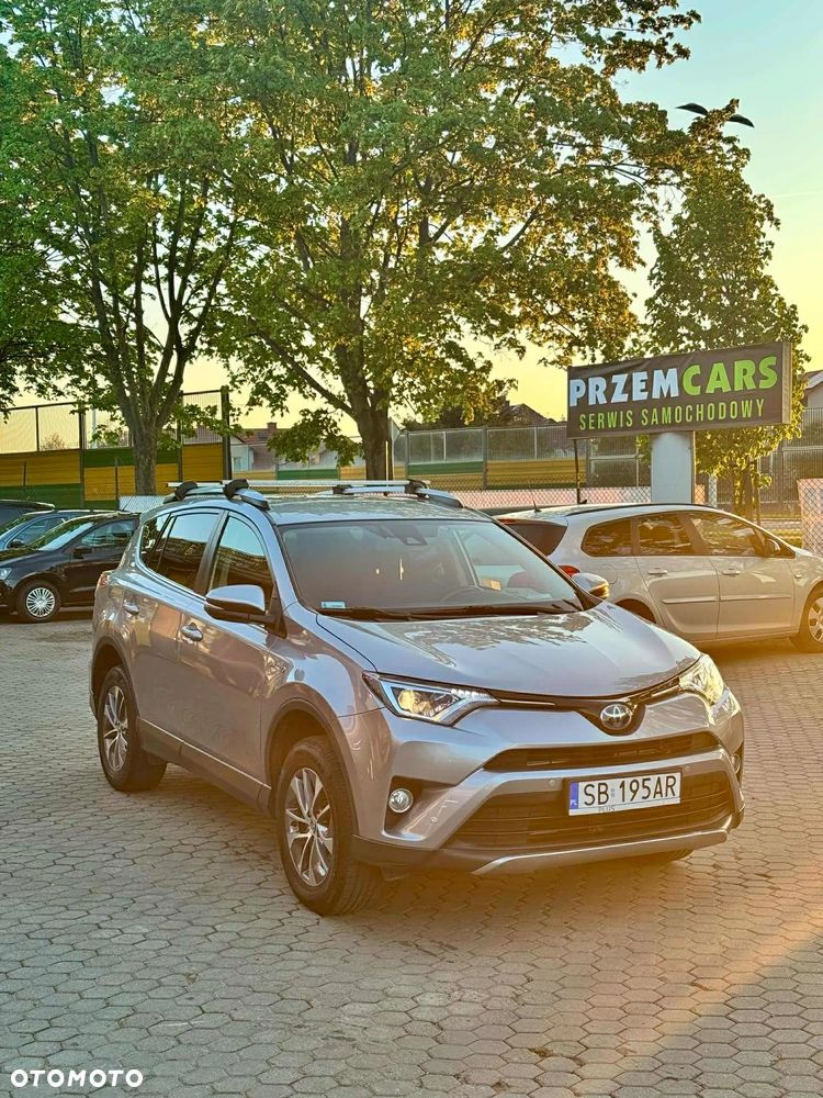 Toyota RAV4 - 1