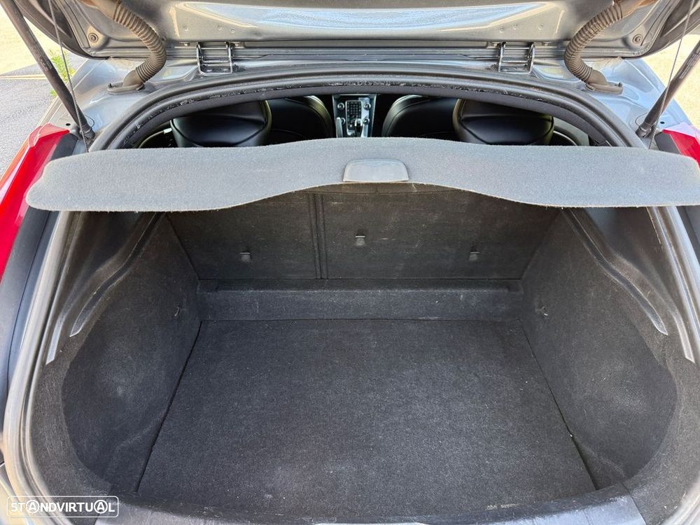 Volvo V40 D2 Momentum - 13