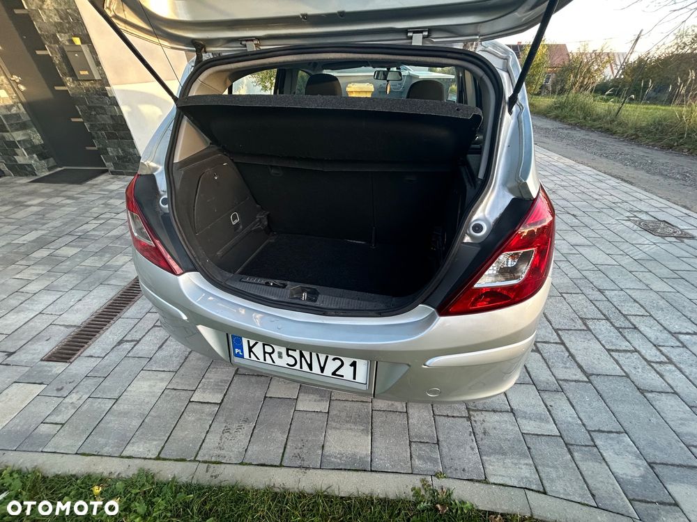 Opel Corsa 1.4 16V Enjoy - 19