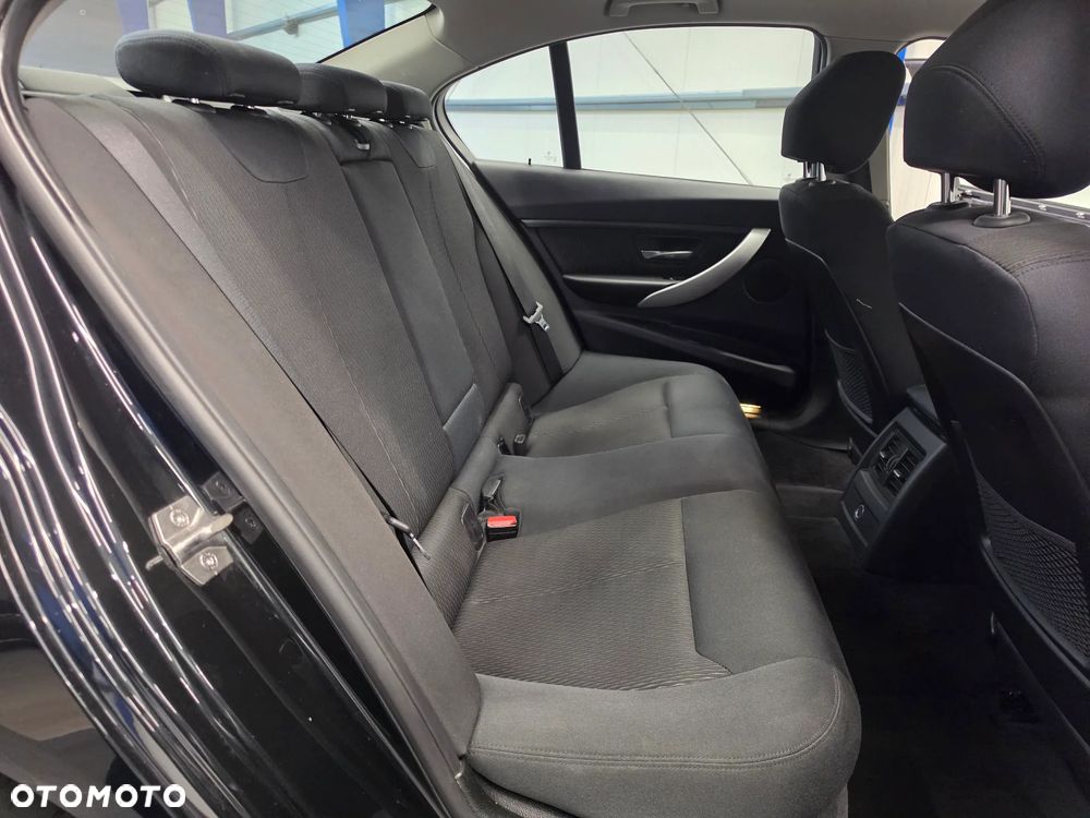 BMW Seria 3 316d Advantage - 24