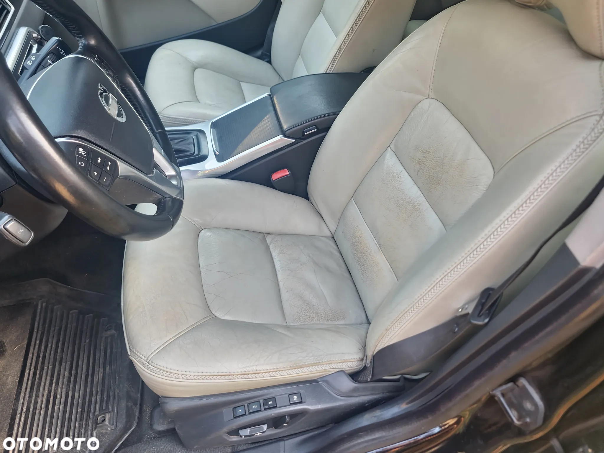 Volvo XC 70 - 12