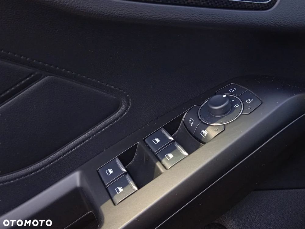 Ford Focus 1.0 EcoBoost mHEV ST-Line X - 33