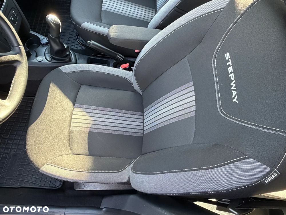 Dacia Sandero Stepway TCe 90 (S&S) Celebration - 14