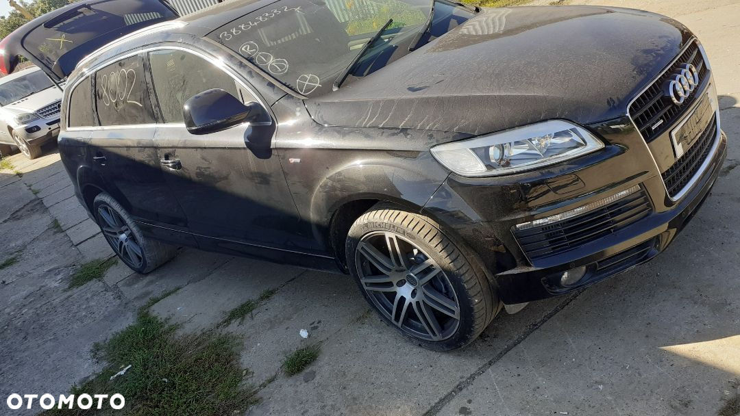 Zderzak maska Pas błotniki Audi Q7 - 2