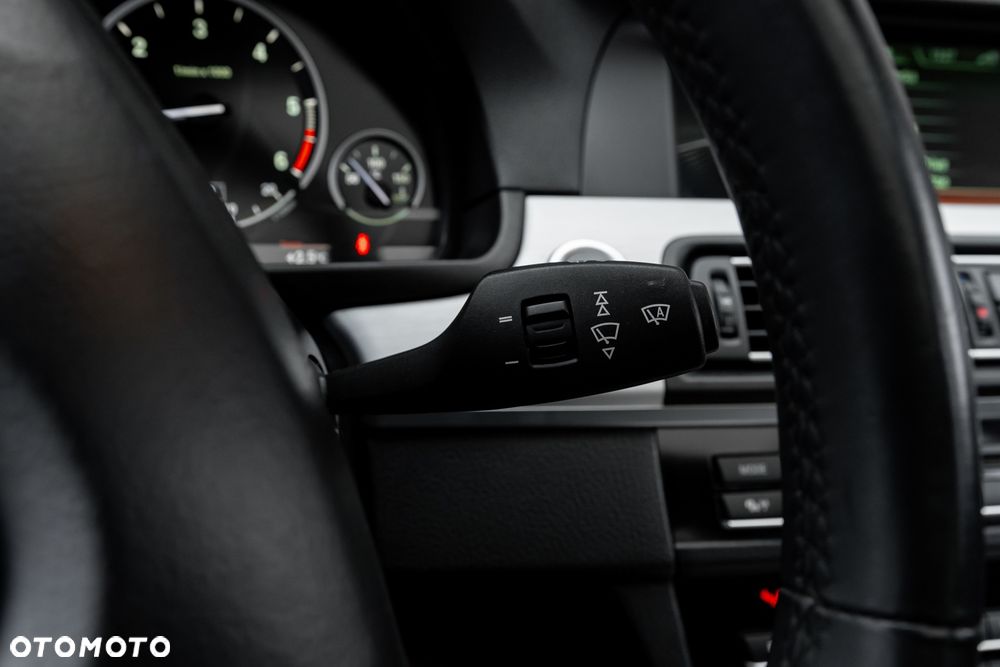 BMW Seria 5 M550d xDrive - 34