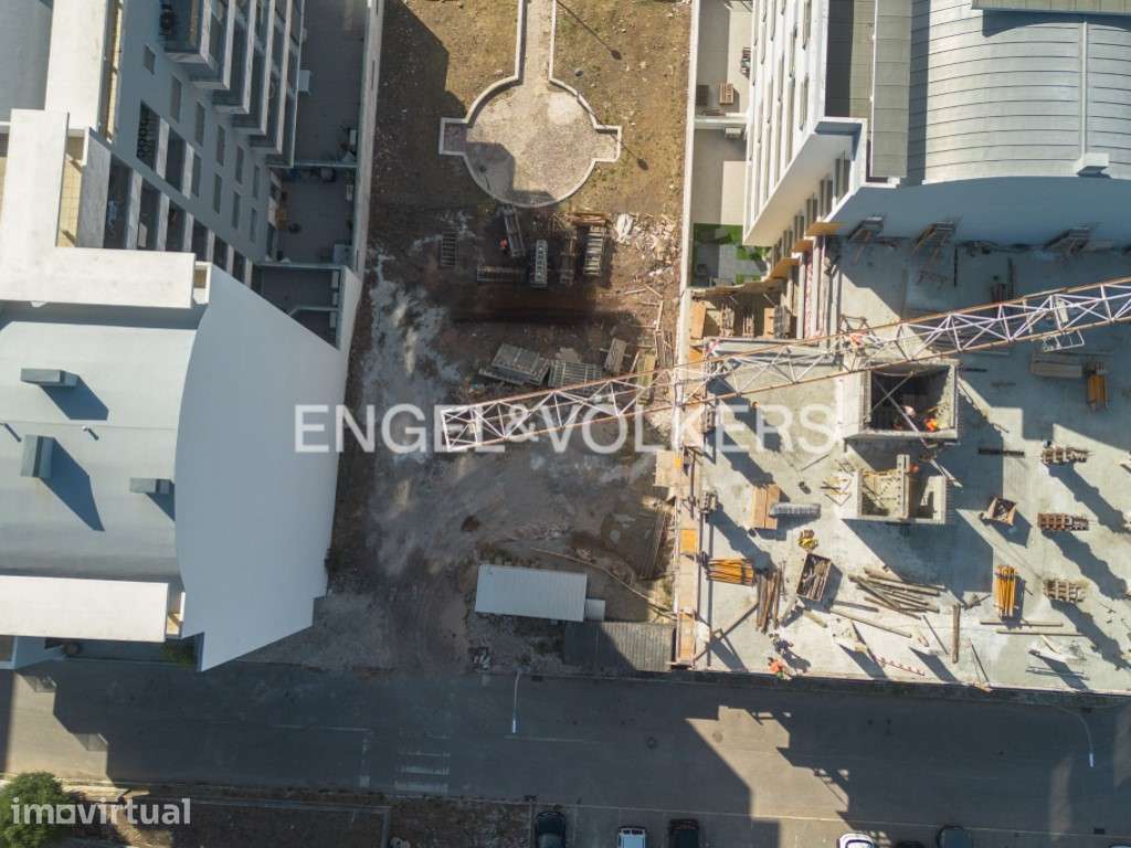 Terreno na Amadora - Grande imagem: 4/17