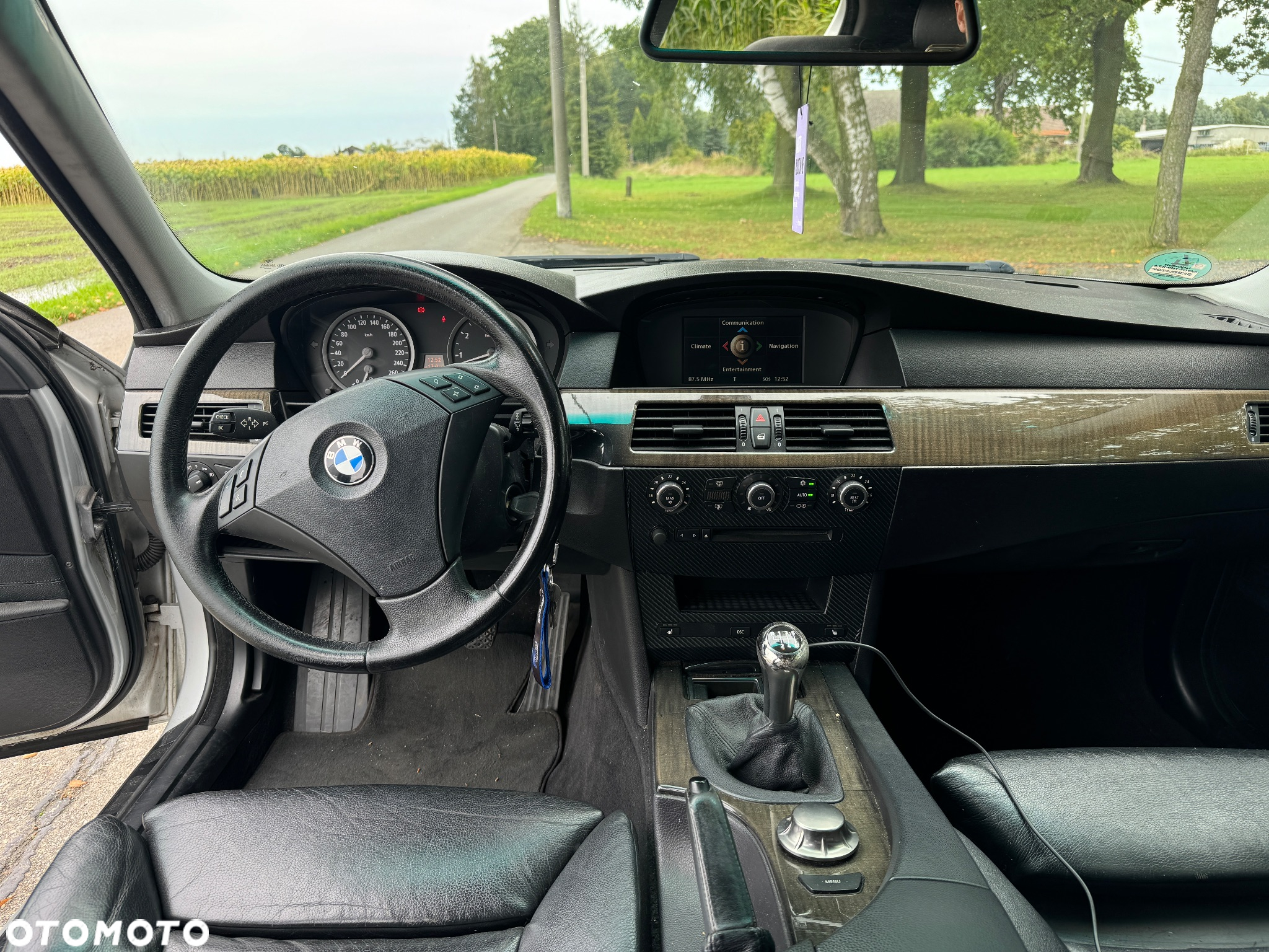 BMW Seria 5 520i - 40