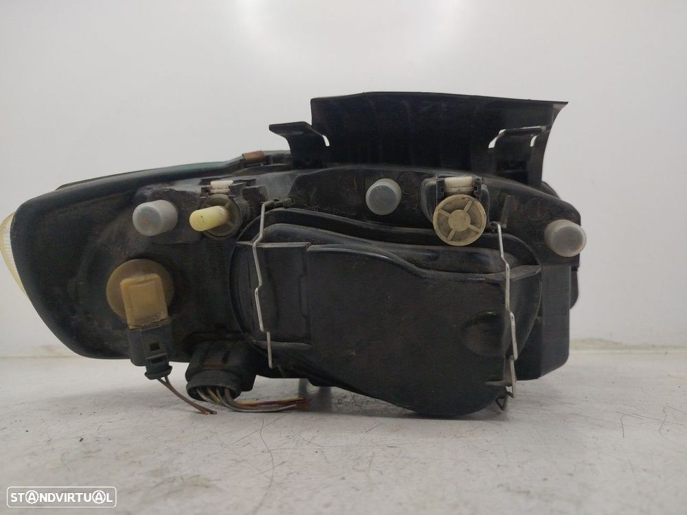 Farol/ Otica Dianteiro Esq Seat Ibiza Ii (6K1) - 2