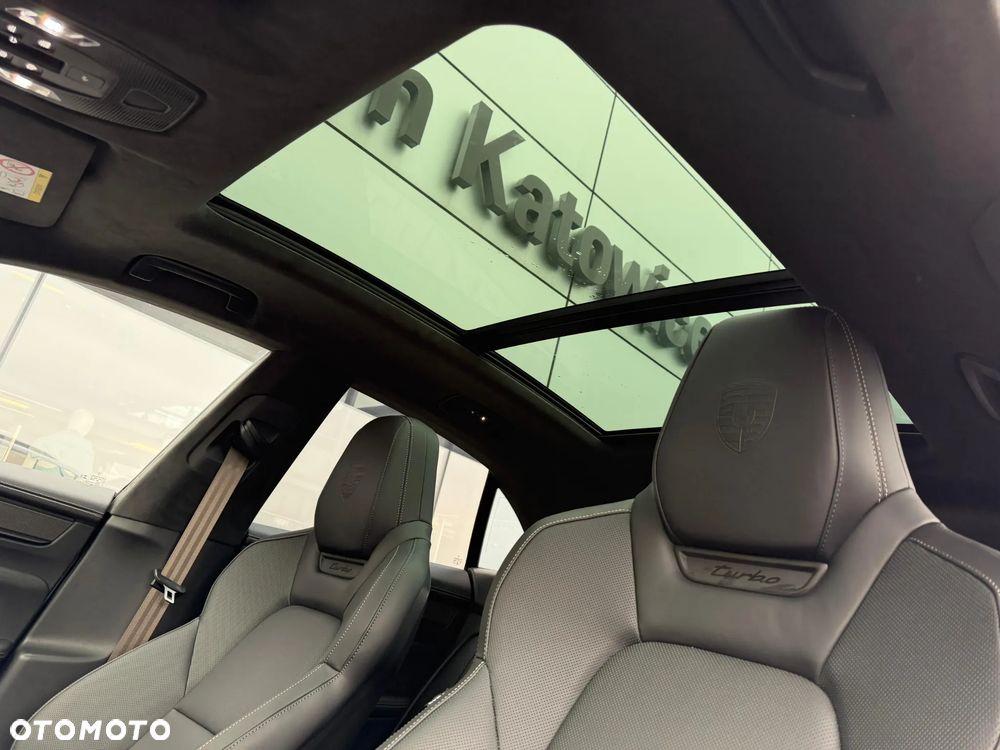 Porsche Macan - 24
