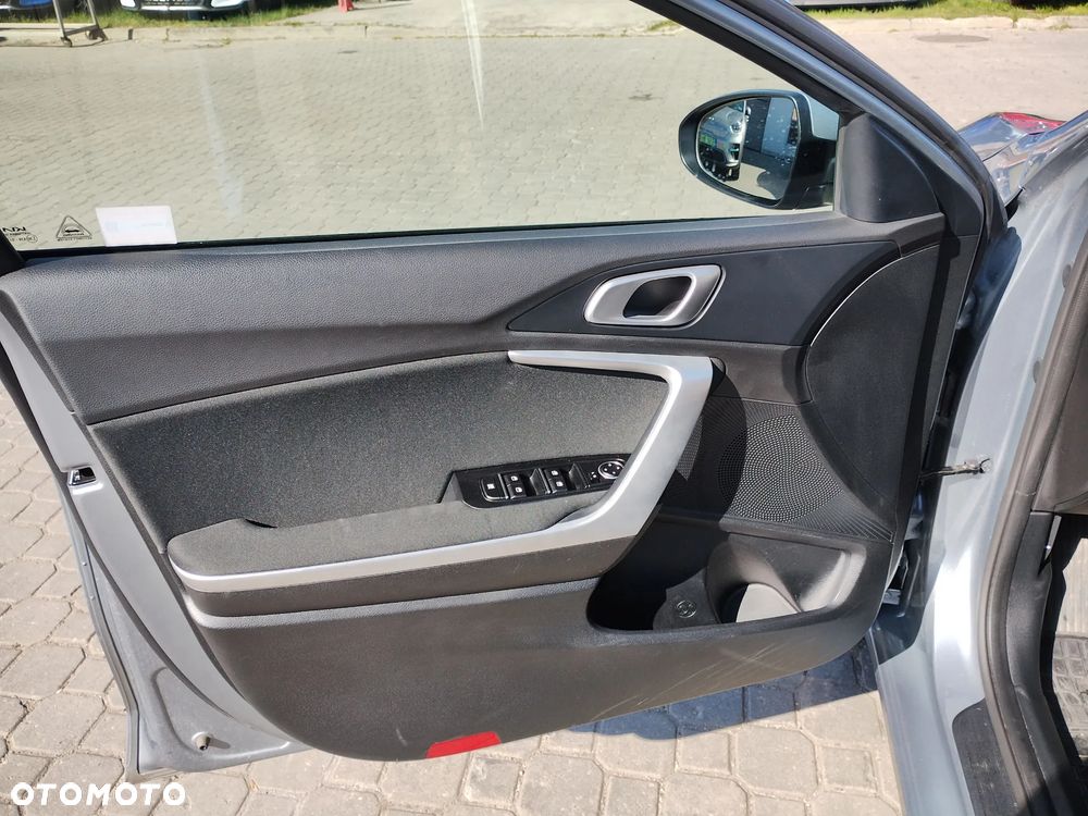 Kia Ceed 1.5 T-GDI M DCT - 11
