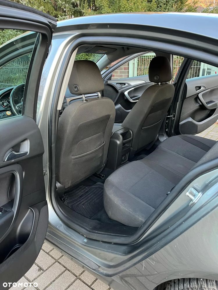 Opel Insignia - 12