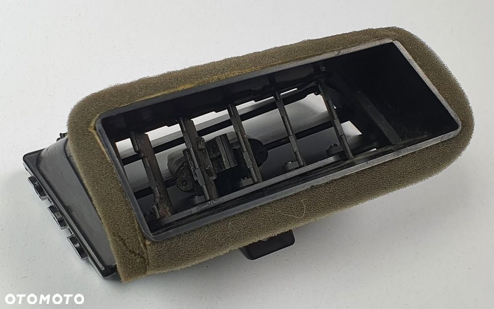 KRATKA NAWIEWU DESKI KONSOLI FORD MUSTANG VI FR3B-19C696-A - 3