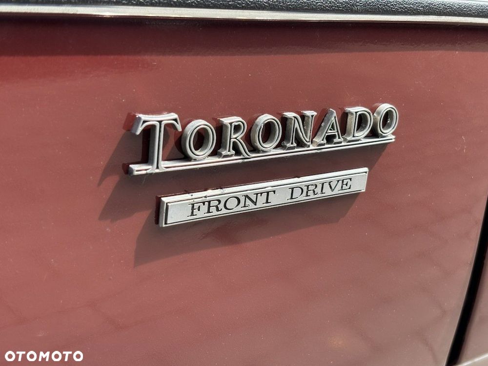 Oldsmobile Toronado - 11