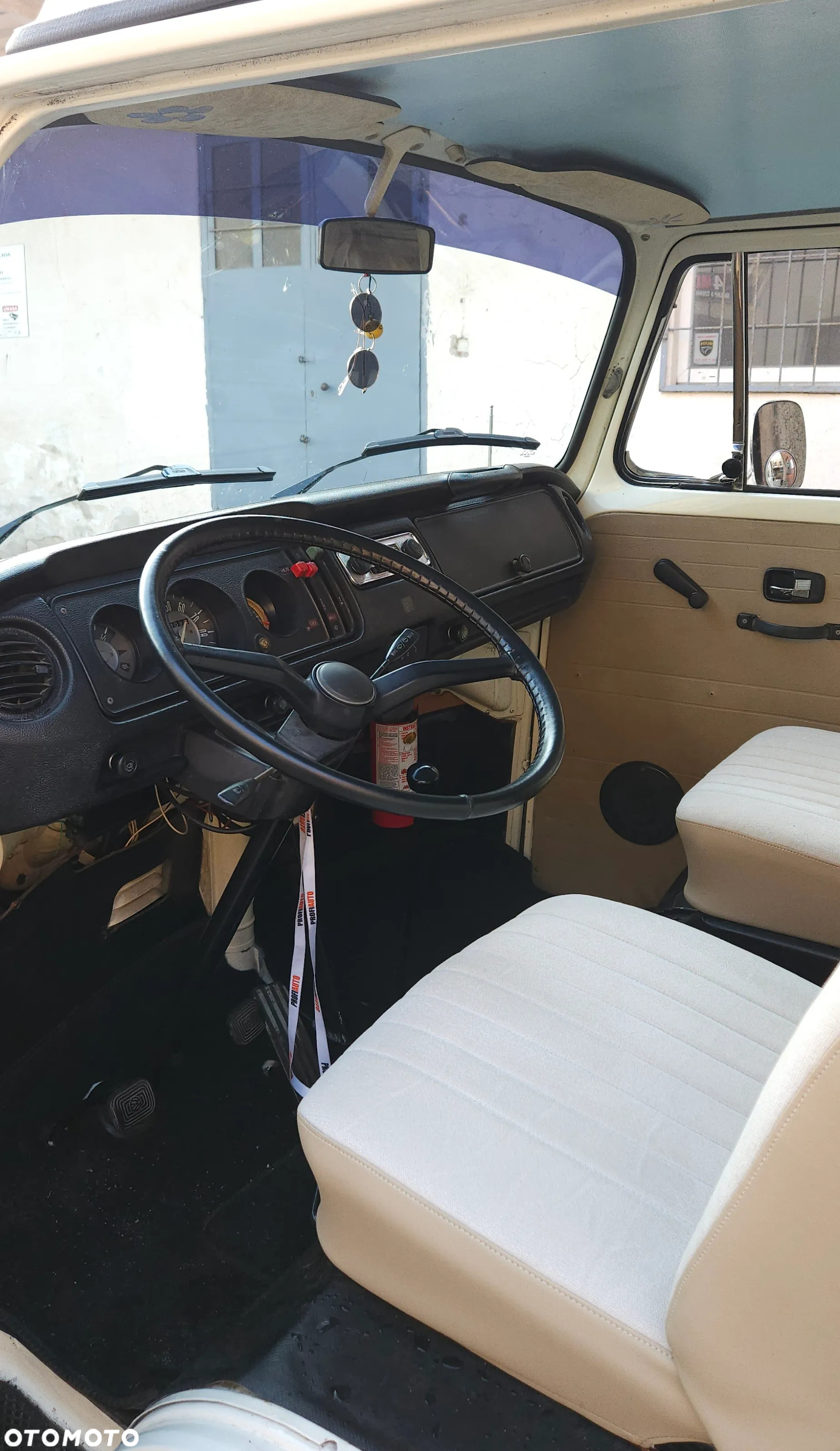 Volkswagen Transporter - 24
