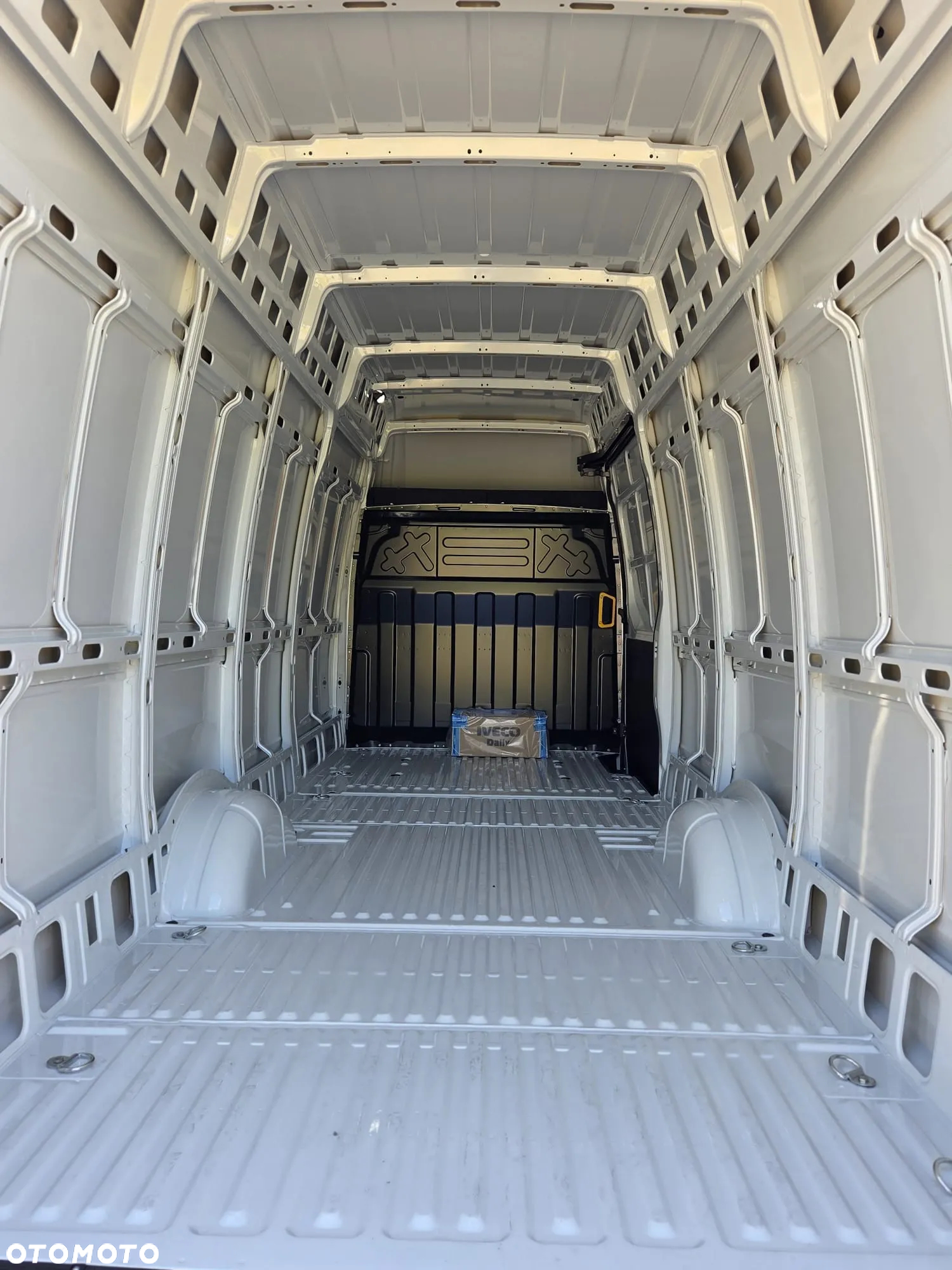 Iveco Daily 35S18H V - 6