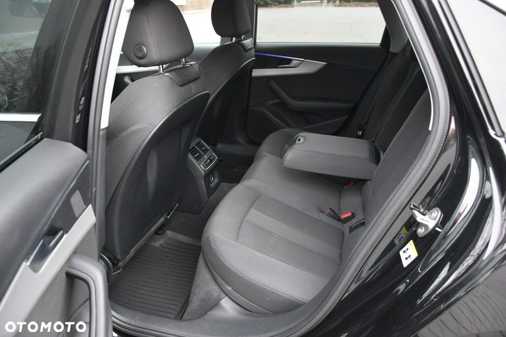 Audi A4 Limousine - 15