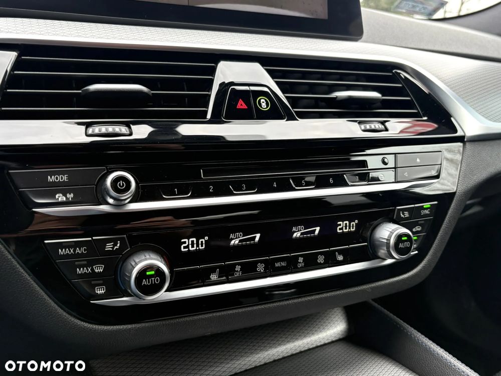 BMW Seria 5 530d xDrive M Sport sport - 19