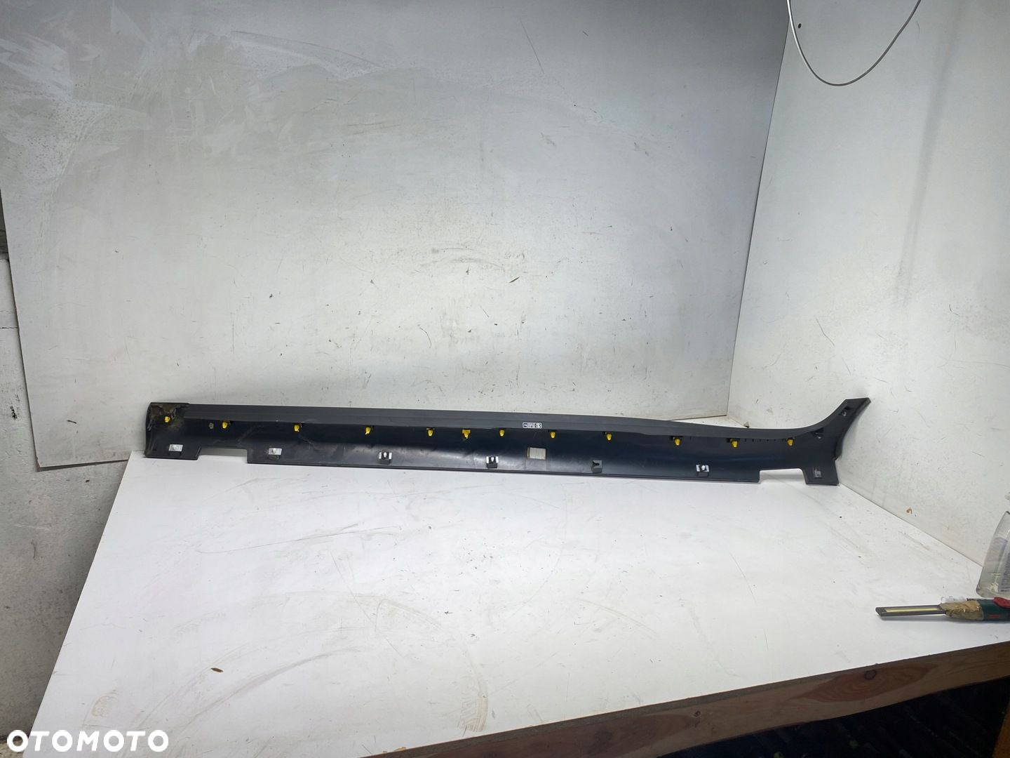 KIA STONIC LISTWA PROGOWA PRAWA 87754-H8400 17-24 - 4