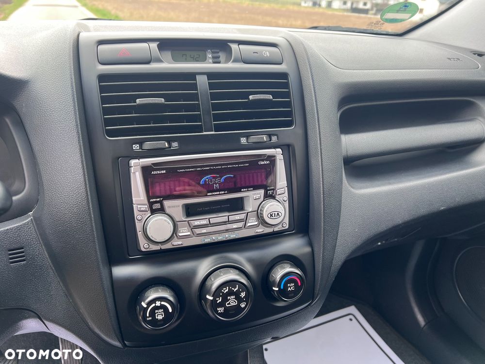 Kia Sportage 2.0 2WD Champ - 28