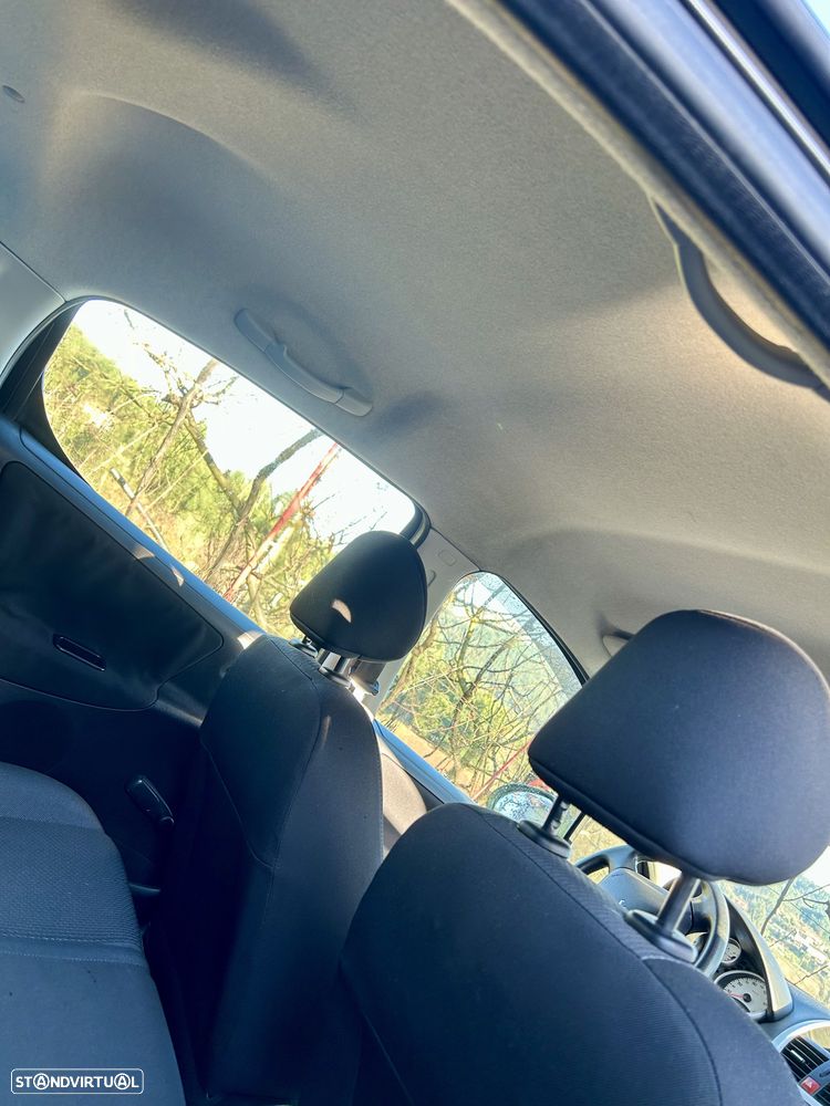 Peugeot 207 1.4 16V Active - 5