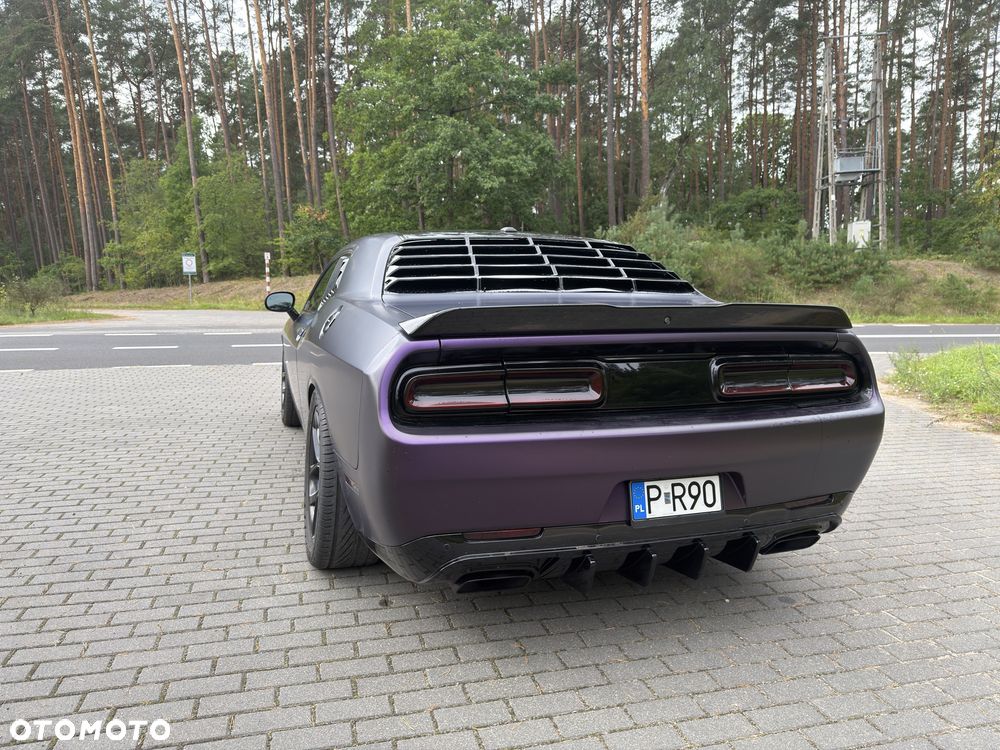 Dodge Challenger - 6